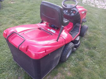 Prodám traktůrek castelgarden rezervace do neděle 18hp - 7
