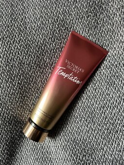 Tělové spreje a tělové krémy Victoria's Secret - 7