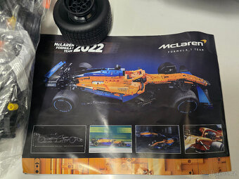 Stavebnice Technic Závodní auto McLaren F1 (náhrada) - 7