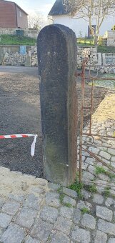 Brána dvoukřídlá s kamennými sloupky - 7