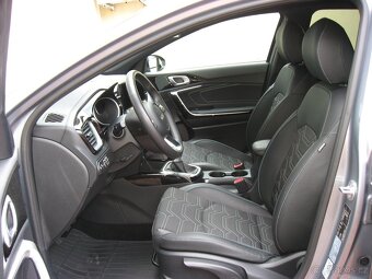 Kia Ceed 1.5i T-GDI 160PS Edice 30 - 7