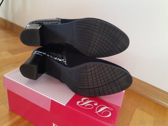 Dámské nízké kozačky ve 38 - 7