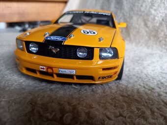 Prodám Ford Mustang GT - 1:18 -AutoArt,použitý,limitovaný - 7