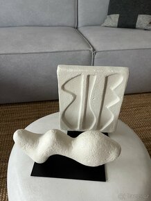 Vázy/dekorace na stojanu HM - 7