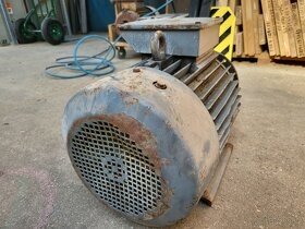Elektromotor MEZ 15kW 2900 ot/min - 7