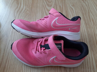 Nike dívčí běžecké boty - 7