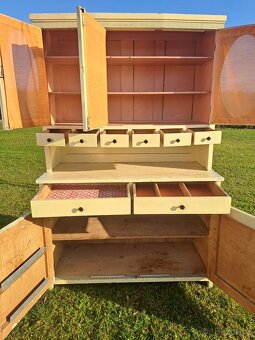 babiččin kredenc na chalupu - krásný - 7