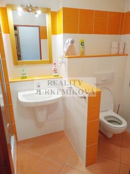 Prodej apartmánu s lodžií v oblíbeném hotelovém komplexu – F - 7