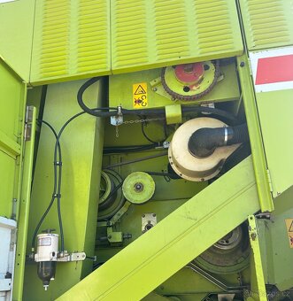 Claas Mega 208 lista 6 m + predval - 7