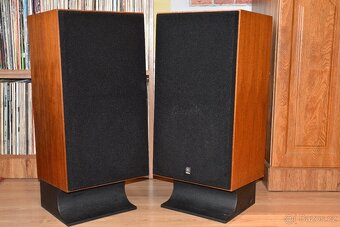 YAMAHA NS 670 - 7