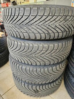 Prodám ORIGINÁLNÍ disky 15" na Fabii III + Pneu Pirelli - 7