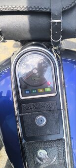 Suzuki Intruder 1500LC - 7