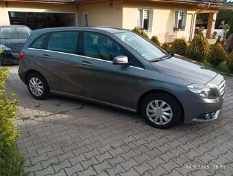 Mercedes Benz B 180 model 2012 - 7