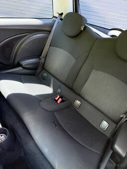 Mini Cooper R56 1.4i 70 kW, 6 kvalt, r. 2009 zachovalý. - 7