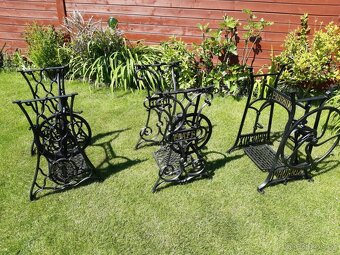 Handmade stůl z šicího stroje - 7