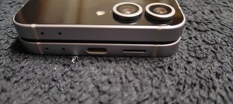 Samsung Z Flip 6 256GB - 7