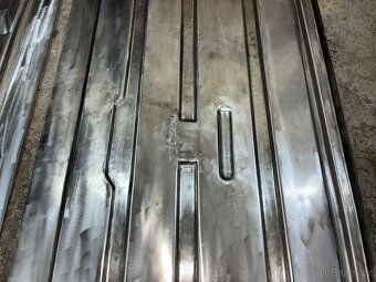 Podlaha Tatra 603 - 7