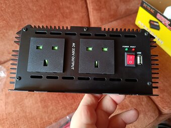 Měnič napětí/invertor DC12V na AC220V/2000W/4000W - 7