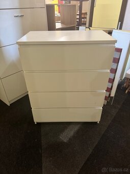 Hezká bílá 4 šuplíková komoda IKEA MALM - 7