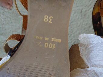 Spolecenske boty v. 38,par 250 - 7