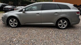 Toyota Avensis 2.2d 110kw automat, navi, kombi - 7