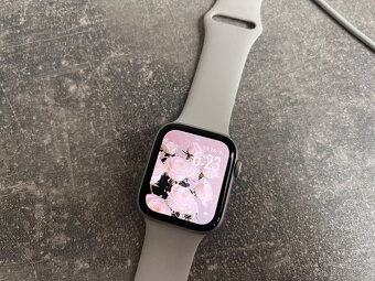 Apple Watch SE 44mm - 7