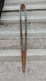 Lišta a znak na kapotu Škoda 1200, 1201 Sedan - 7