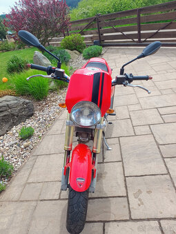 Ducati Monster 750 - 7