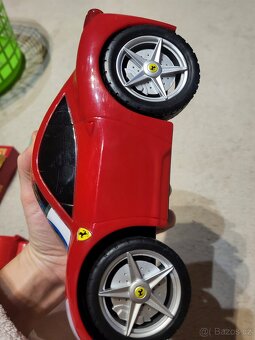 R/C auto Ferrari 458 - 7