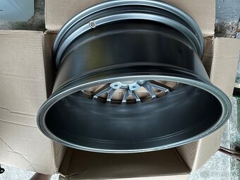 PORSCHE PANAMERA alu kola 20" nové, originál - 7