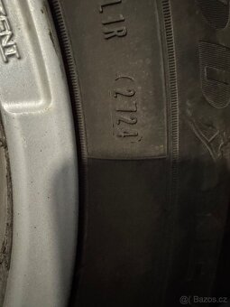 Kompletní sada zimních kol Goodyear + Disky Dezent - 7