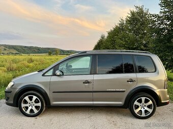 Volkswagen Cross Touran - 2.0TDi 103Kw 140Ps. - 7