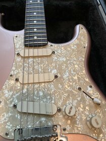 2018 FENDER limited edition American professional strat - 7