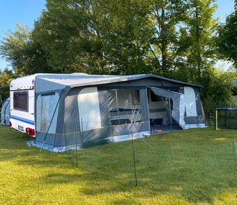 Karavan Hobby Prestige 650 / předstan - 7