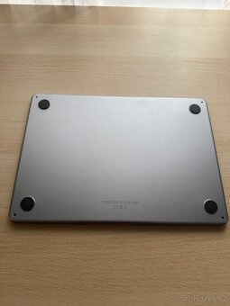 MacBook Air 13,6" (2022) M2, 8GB RAM, 512GB + příslušenství - 7