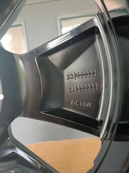 Renault Megane E-tech R18 - 7