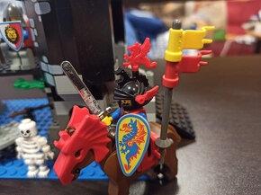 LEGO Castle 6078 Royal Drawbridge - 7