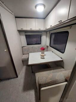 Karavan hobby 420 Deluxe + solar - 7