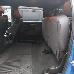 DODGE RAM 1500 5,7 HEMI BUILT TO SERVE 2023 - 7