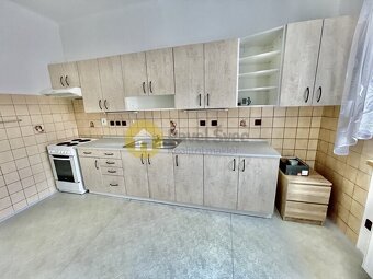 Prodej prostorného byt 2+1, balkon, komora, sklep, Strakonic - 7