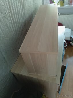 Dětský psací stůl+ police na stenu - 7