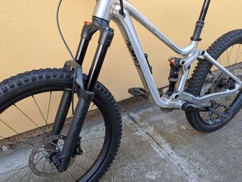 24" celoodpružené kolo Giant Faith 24 - 7