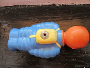 Gumová hračka ,,KOSMONAUT,,od Libuše Niklové - 7