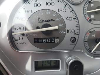 Vespa GTS 300 Super - 7