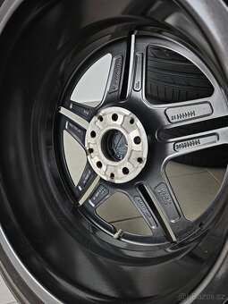 Orig. Mercedes AMG Letní 18" Dvourozměr - zánovní - 7