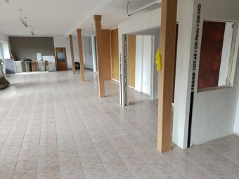 Skladové a prodejní prostory na střední Moravě - 7