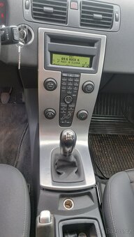 Prodám Volvo v50 nafta 16.D.najeto 166....rok 2008..20 19 - 7
