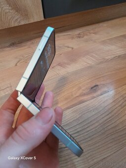 Samsung Galaxy Z Flip6 - 7