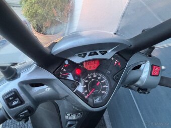 Honda SH 300i - 7