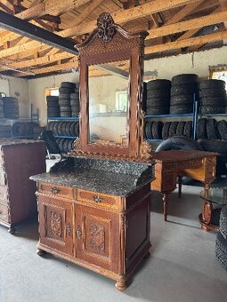 Starožitný nábytek a piano - 7